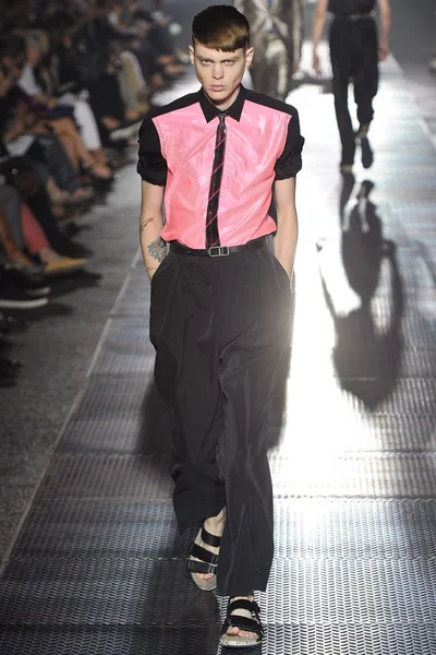 Look 38